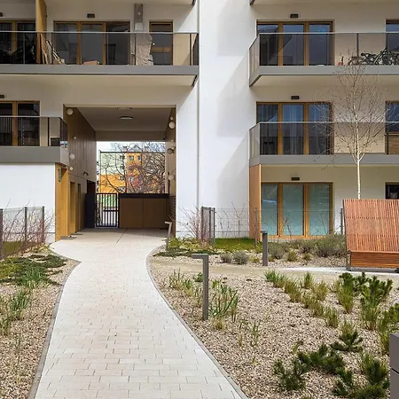 Stylish With Balcony Near Brzezno By Renters Апартаменты *