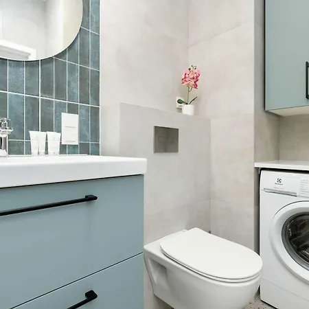 아파트 Stylish With Balcony Near Brzezno By Renters