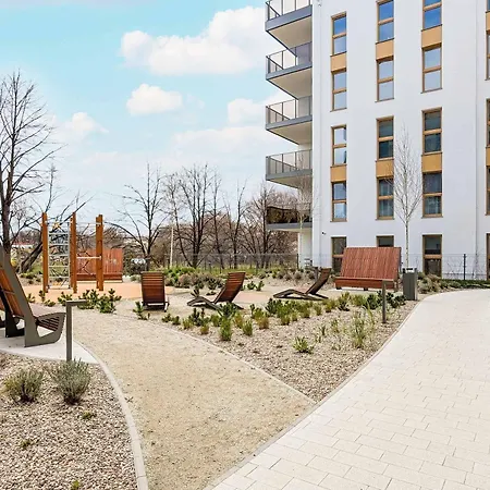 Stylish With Balcony Near Brzezno By Renters 아파트 *